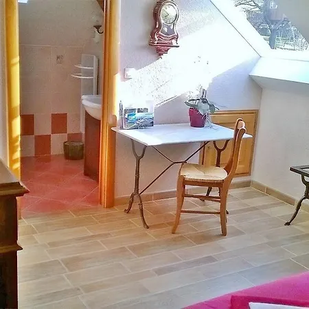 La Chenaz Oda ve Kahvaltı